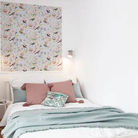 Gagarina 12: Spacious With Large Balcony Near łazienki Park *