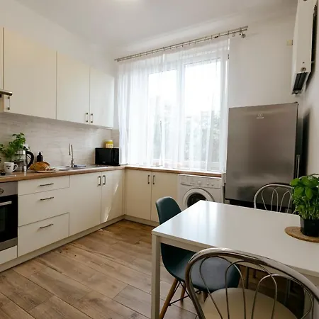 Gagarina 12 - Piekny Apartament Przy Lazienkach Krolewskich - Duze Lozko 160x200cm - Bardzo Duzy Balkon - Wifi - Telewizja Kablowa - Bezplatna Strefa Parkowania - Better Apartment Warschau