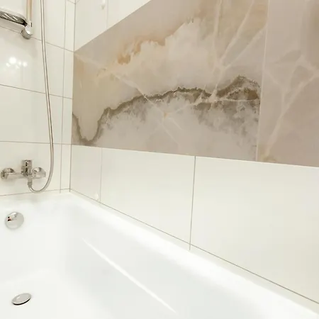 Gagarina 12 - Piekny Apartament Przy Lazienkach Krolewskich - Duze Lozko 160x200cm - Bardzo Duzy Balkon - Wifi - Telewizja Kablowa - Bezplatna Strefa Parkowania - Better Appartement *