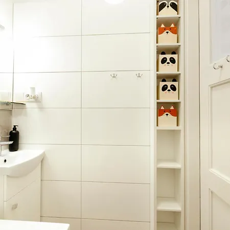 Apartment Gagarina 12 - Piekny Apartament Przy Lazienkach Krolewskich - Duze Lozko 160x200cm - Bardzo Duzy Balkon - Wifi - Telewizja Kablowa - Bezplatna Strefa Parkowania - Better Warschau