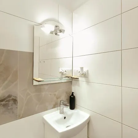 Gagarina 12: Spacious With Large Balcony Near łazienki Park * Warsaw