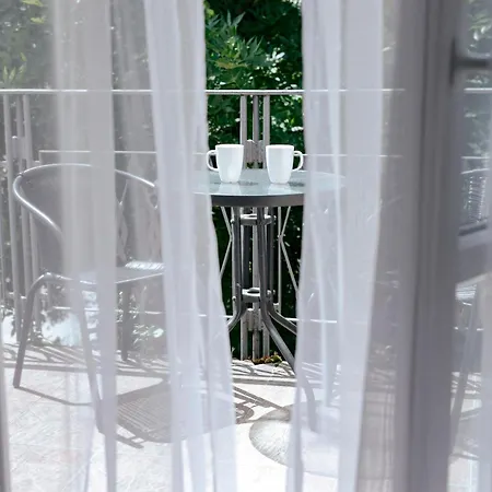 Gagarina 12: Spacious With Large Balcony Near łazienki Park Warsaw