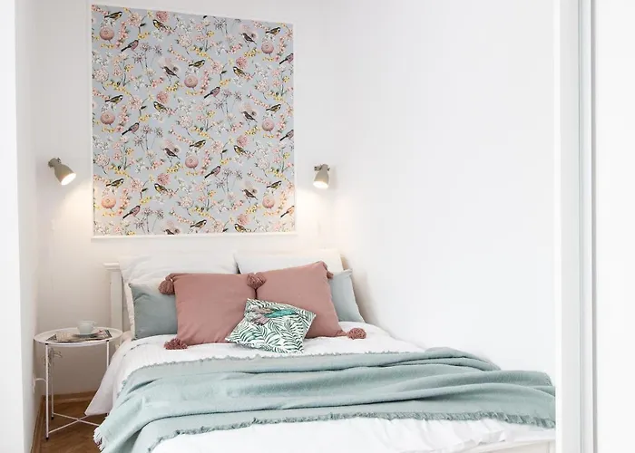 Gagarina 12 - Piekny Apartament Przy Lazienkach Krolewskich - Duze Lozko 160x200cm - Bardzo Duzy Balkon - Wifi - Telewizja Kablowa - Bezplatna Strefa Parkowania - Better *