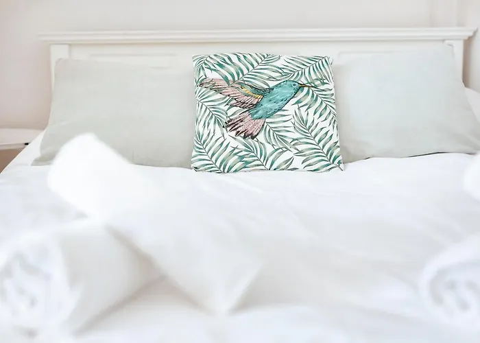 Gagarina 12 - Piekny Apartament Przy Lazienkach Krolewskich - Duze Lozko 160x200cm - Bardzo Duzy Balkon - Wifi - Telewizja Kablowa - Bezplatna Strefa Parkowania - Better