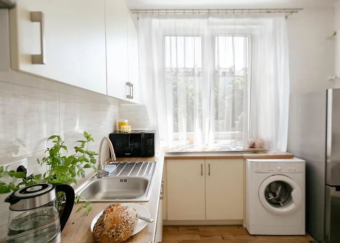 Gagarina 12 - Piekny Apartament Przy Lazienkach Krolewskich - Duze Lozko 160x200cm - Bardzo Duzy Balkon - Wifi - Telewizja Kablowa - Bezplatna Strefa Parkowania - Better Lejlighed Warszawa