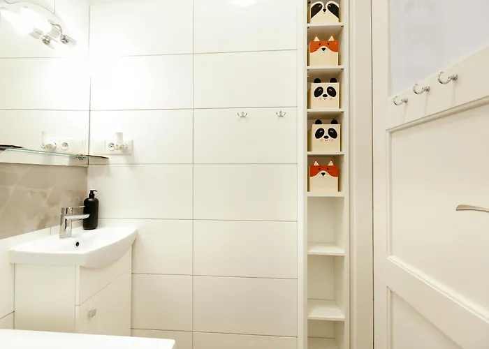 Lejlighed Gagarina 12 - Piekny Apartament Przy Lazienkach Krolewskich - Duze Lozko 160x200cm - Bardzo Duzy Balkon - Wifi - Telewizja Kablowa - Bezplatna Strefa Parkowania - Better Warszawa