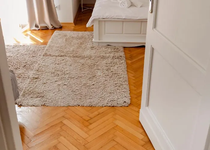 Gagarina 12 - Piekny Apartament Przy Lazienkach Krolewskich - Duze Lozko 160x200cm - Bardzo Duzy Balkon - Wifi - Telewizja Kablowa - Bezplatna Strefa Parkowania - Better * Warszawa