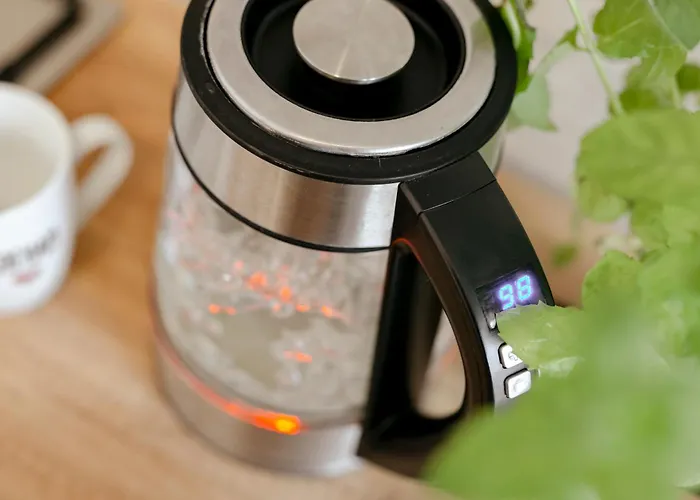 Gagarina 12 - Piekny Apartament Przy Lazienkach Krolewskich - Duze Lozko 160x200cm - Bardzo Duzy Balkon - Wifi - Telewizja Kablowa - Bezplatna Strefa Parkowania - Better Lejlighed