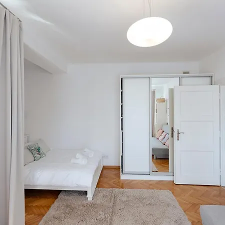 Gagarina 12 - Piekny Apartament Przy Lazienkach Krolewskich - Duze Lozko 160x200cm - Bardzo Duzy Balkon - Wifi - Telewizja Kablowa - Bezplatna Strefa Parkowania - Better Apartament *