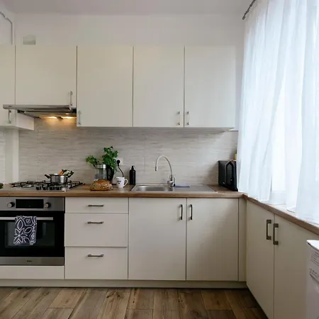 Apartamento Gagarina 12 - Piekny Apartament Przy Lazienkach Krolewskich - Duze Lozko 160x200cm - Bardzo Duzy Balkon - Wifi - Telewizja Kablowa - Bezplatna Strefa Parkowania - Better *