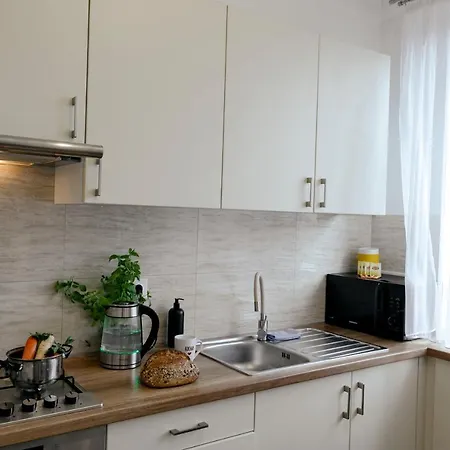 Gagarina 12 - Piekny Apartament Przy Lazienkach Krolewskich - Duze Lozko 160x200cm - Bardzo Duzy Balkon - Wifi - Telewizja Kablowa - Bezplatna Strefa Parkowania - Better Apartamento Varsovia