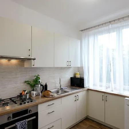 Apartamento Gagarina 12 - Piekny Apartament Przy Lazienkach Krolewskich - Duze Lozko 160x200cm - Bardzo Duzy Balkon - Wifi - Telewizja Kablowa - Bezplatna Strefa Parkowania - Better